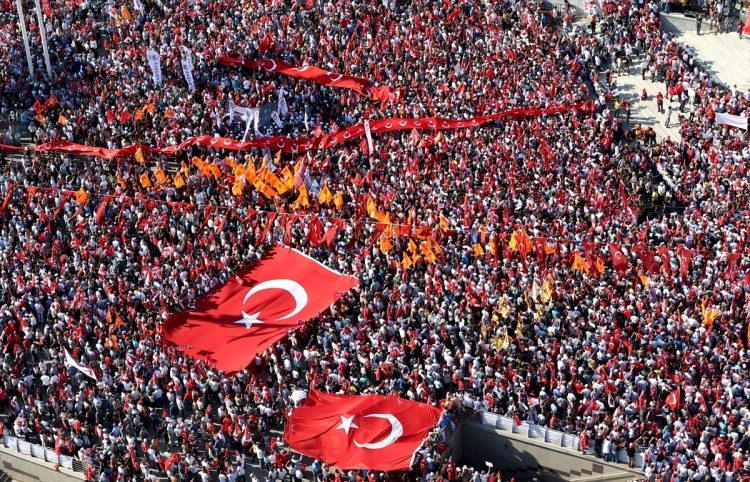 Taksim'de demokrasi mitingi 5