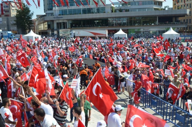 Taksim'de demokrasi mitingi 7