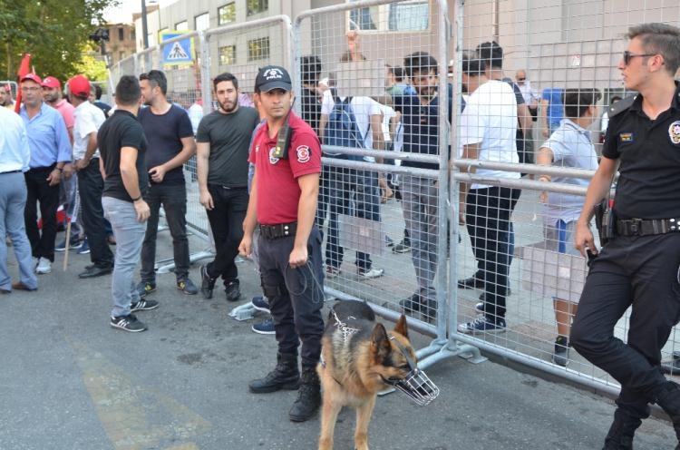 Taksim'de demokrasi mitingi 8