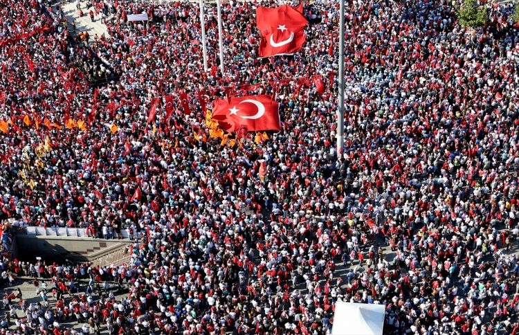 Taksim'de demokrasi mitingi 9