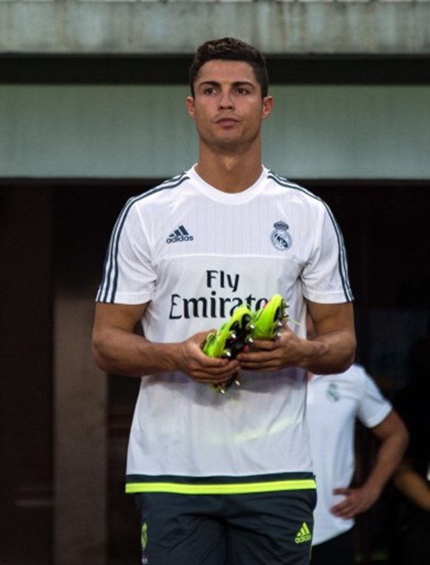 En zengin sporcu Ronaldo parasını nasıl harcıyor? 4