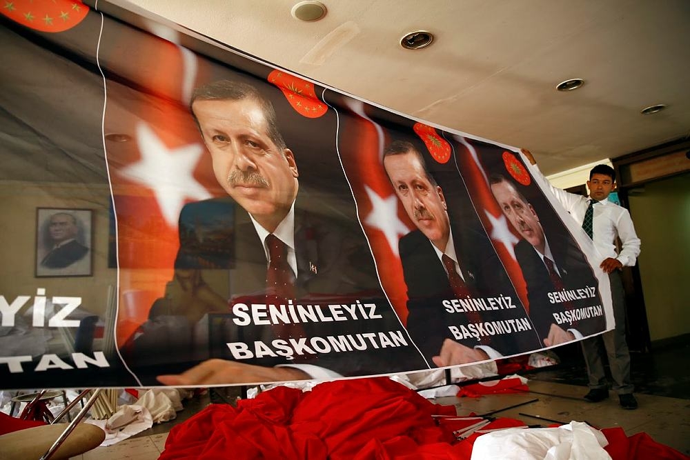 Türk bayraklarına talep arttı, kumaş yetişmiyor 1