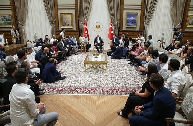 Erdoğan demokrasi nöbetine destek verenleri kabul etti 2