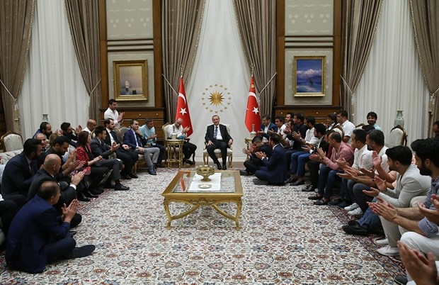 Erdoğan demokrasi nöbetine destek verenleri kabul etti 3