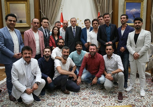 Erdoğan demokrasi nöbetine destek verenleri kabul etti 4