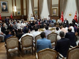 Erdoğan demokrasi nöbetine destek verenleri kabul etti