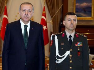 Yaverlere takılan kordon ne anlama geliyor?