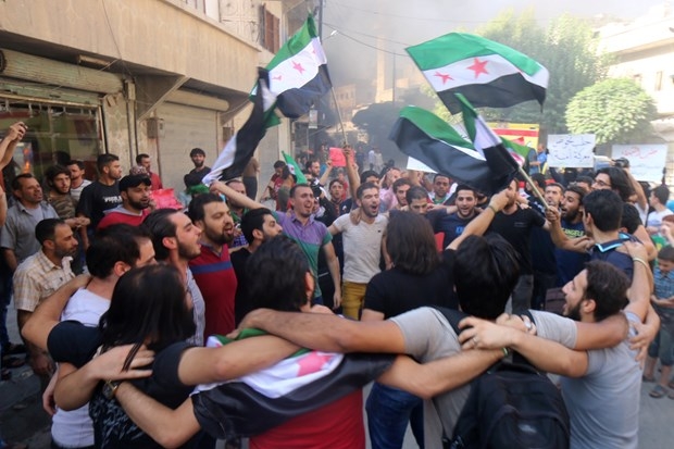 Suriyeli muhalifler Halep kuşatmasını kırmak için saldırıyor 11