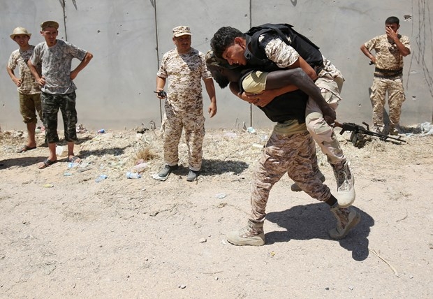 ABD IŞİD'in Libya'daki mevzilerini bombalandı 12