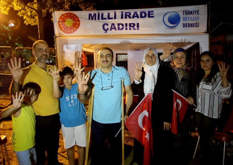 Cumhurbaşkanı Erdoğan demokrasi nobetinde 12