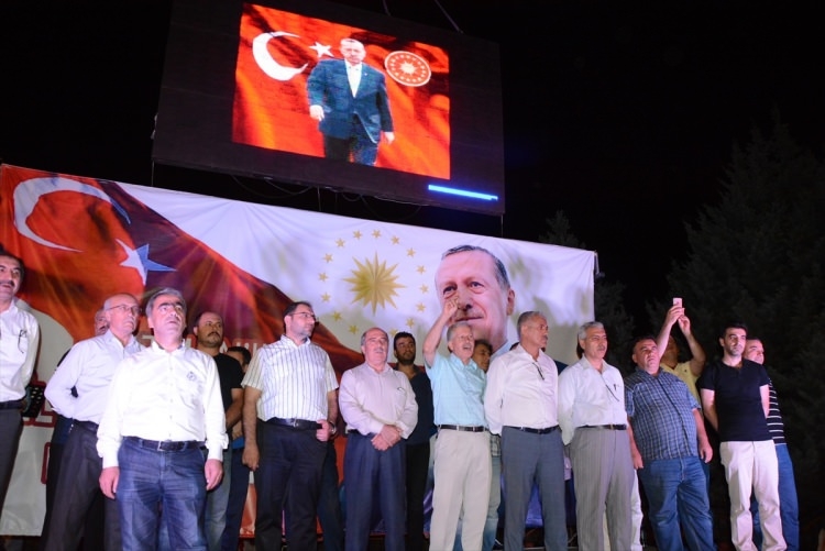Cumhurbaşkanı Erdoğan demokrasi nobetinde 14