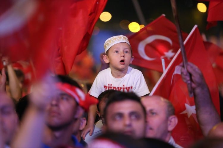 Cumhurbaşkanı Erdoğan demokrasi nobetinde 16