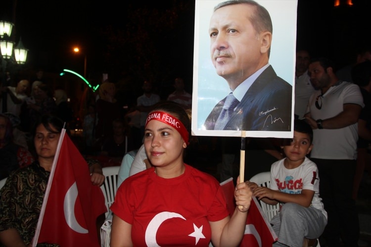 Cumhurbaşkanı Erdoğan demokrasi nobetinde 19
