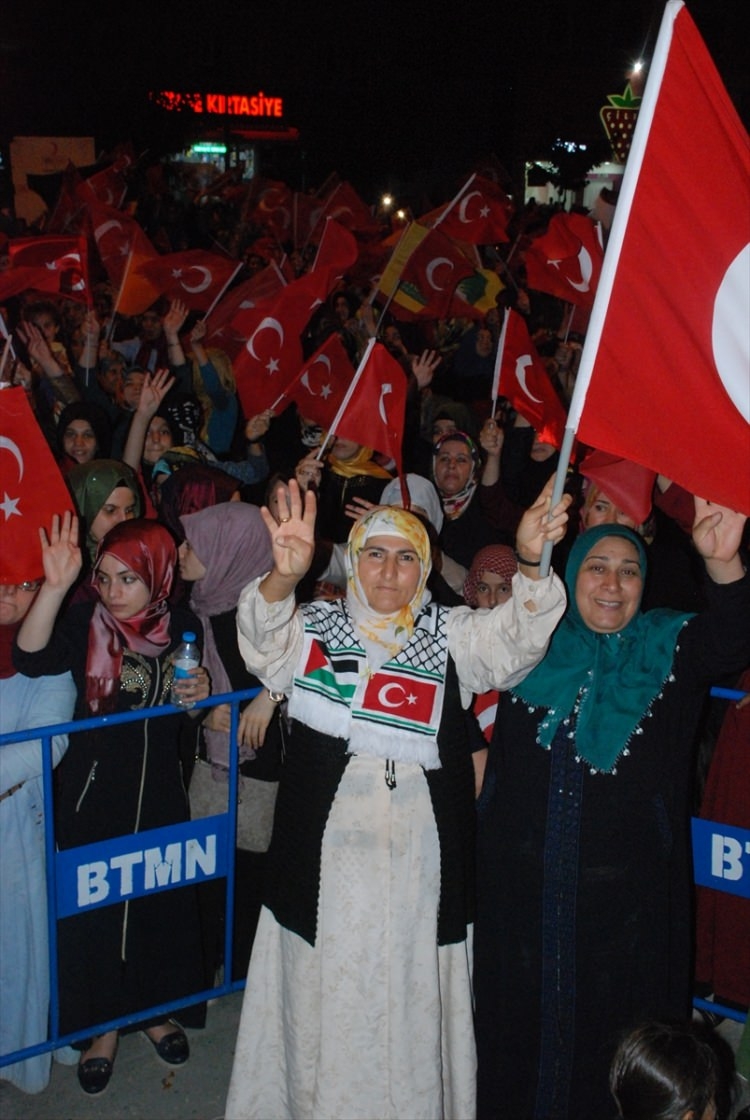 Cumhurbaşkanı Erdoğan demokrasi nobetinde 27