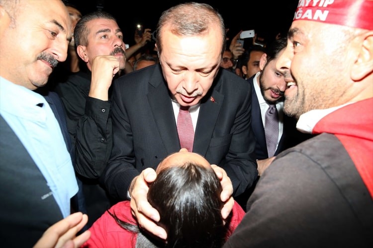 Cumhurbaşkanı Erdoğan demokrasi nobetinde 3