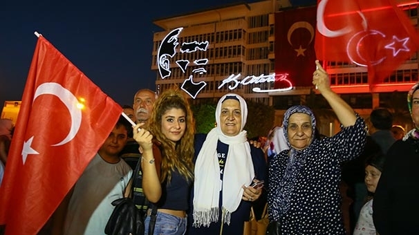 Cumhurbaşkanı Erdoğan demokrasi nobetinde 5