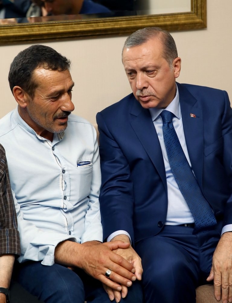 Erdoğan’dan şehit genç için taziye ziyareti 2