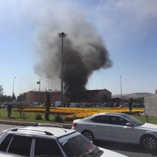 Elazığ Emniyet Müdürlüğü'ne bombalı araçla saldırı 6