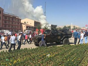 Elazığ Emniyet Müdürlüğü'ne bombalı araçla saldırı