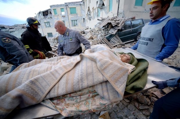 İtalya’da deprem! 6 kişi hayatını kaybetti 1