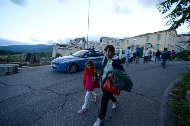İtalya’da deprem! 6 kişi hayatını kaybetti 12