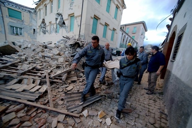 İtalya’da deprem! 6 kişi hayatını kaybetti 2