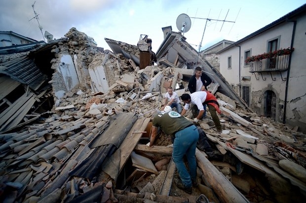 İtalya’da deprem! 6 kişi hayatını kaybetti 3