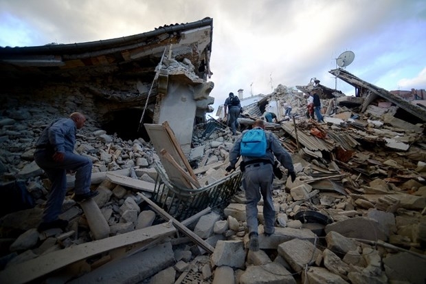 İtalya’da deprem! 6 kişi hayatını kaybetti 4