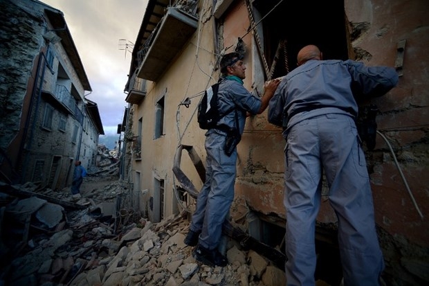 İtalya’da deprem! 6 kişi hayatını kaybetti 8