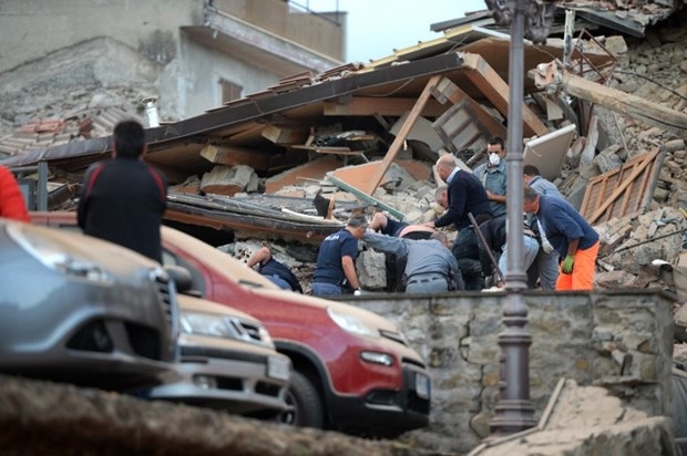 İtalya’da deprem! 6 kişi hayatını kaybetti 9