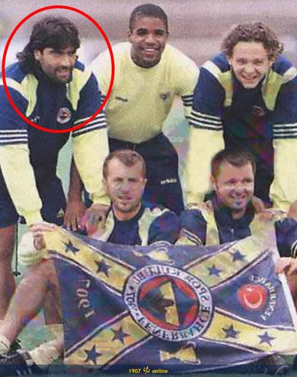Fenerbahçe'nin eski yıldızı oto yıkamacı oldu! 3