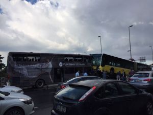 Metrobüs yolunda feci kaza!