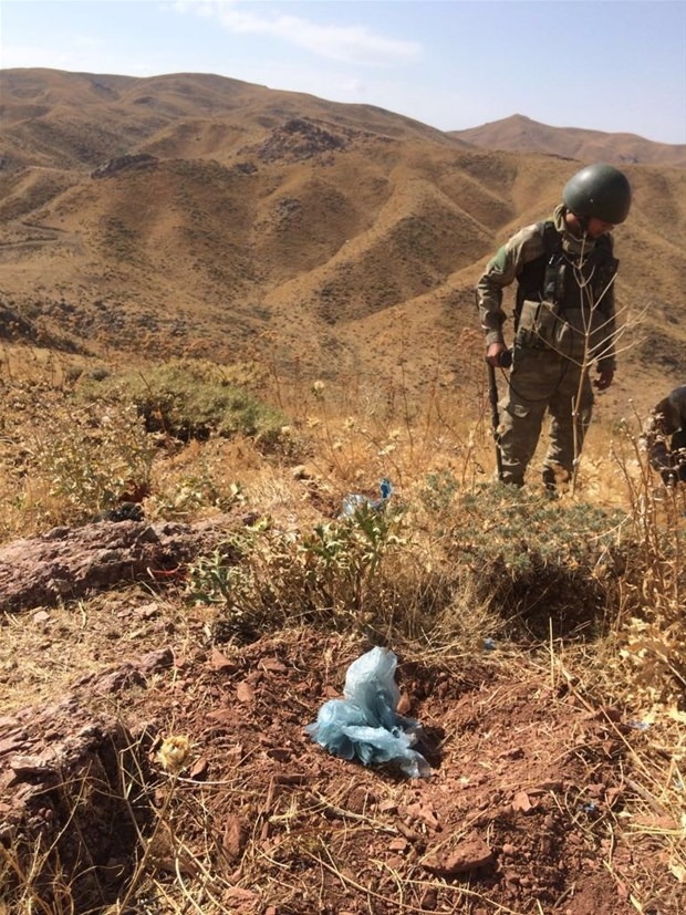 PKK’lıların füze ve doçka namluları böyle ele geçirildi 21