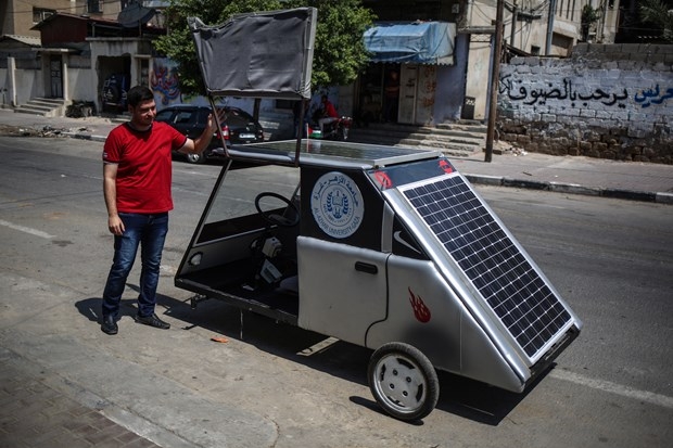 Gazze'nin ilk güneş enerjili aracı 4