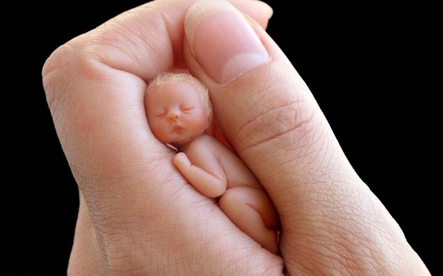 Yeni doğmuş bebeklerin minyatür heykelleri şaşırtıyor 1