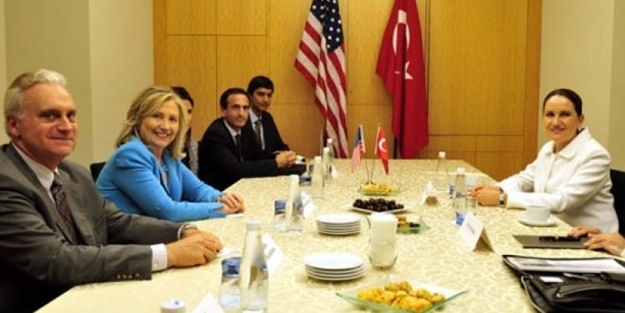 Clinton'a oynayan Türk siyasetçiler de kaybetti 2