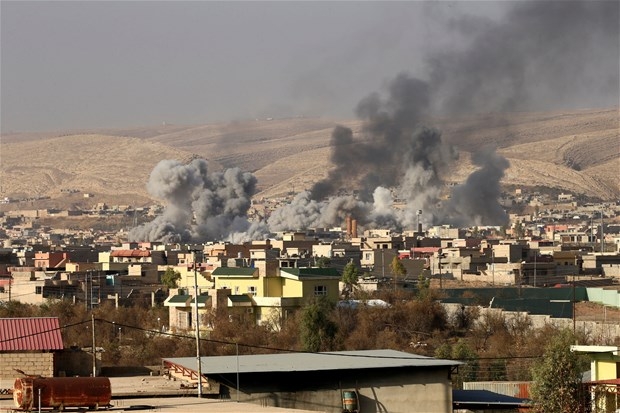 IŞİD Musul'da onlarca sivili elektrik direklerine astı! 43