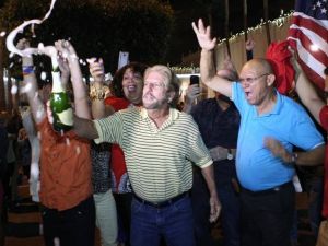 Küçük Havana'da Fidel Castro'nun ölümünü kutladılar