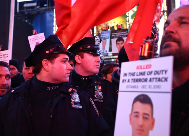 New York Polisi'nden anlamlı destek 17