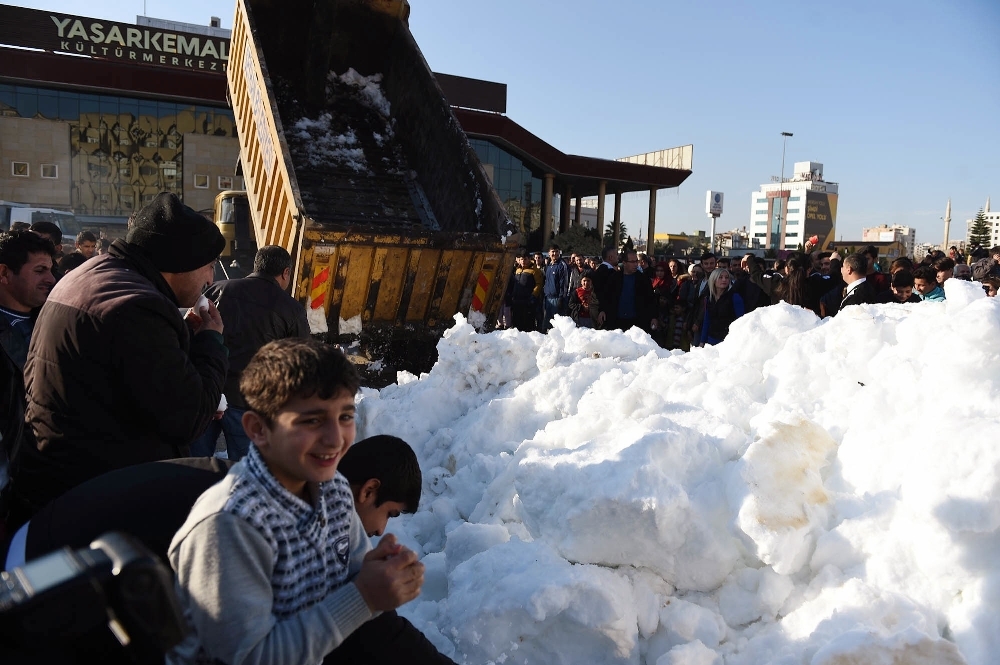 Kar yağmayan Adana'ya belediye kar getirdi! 1