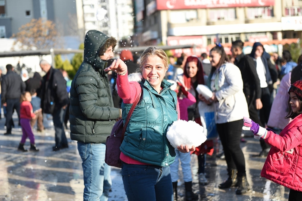Kar yağmayan Adana'ya belediye kar getirdi! 3