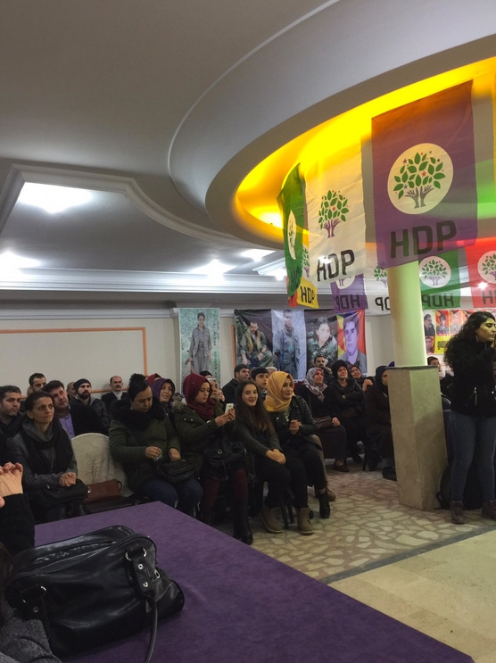 HDP'li Buldan'ın katıldığı 'hayır' kampanyasında olay fotoğraflar 2
