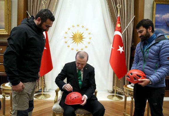 Cumhurbaşkanı Erdoğan'a getirdiler! 3