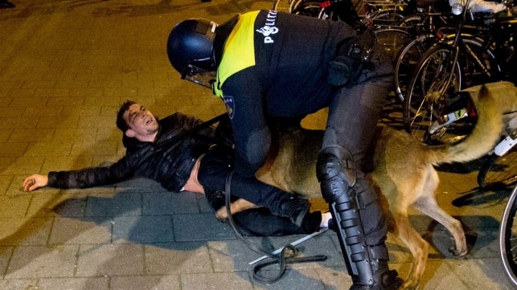 Hollanda polisinin saldırdığı Türk bakın kim çıktı 1