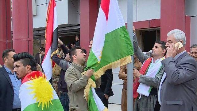 Türkmen kentine Kürdistan bayrağı! 1