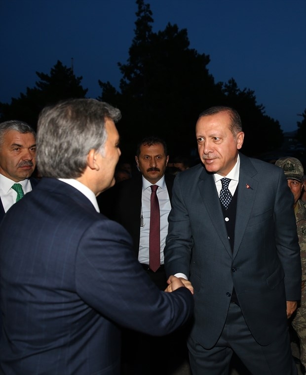Erdoğan ve Gül tugayda birlikte iftar yaptı 5