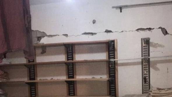 Ege'de 6.3'lük deprem! Gece yarısı halk sokağa döküldü 23