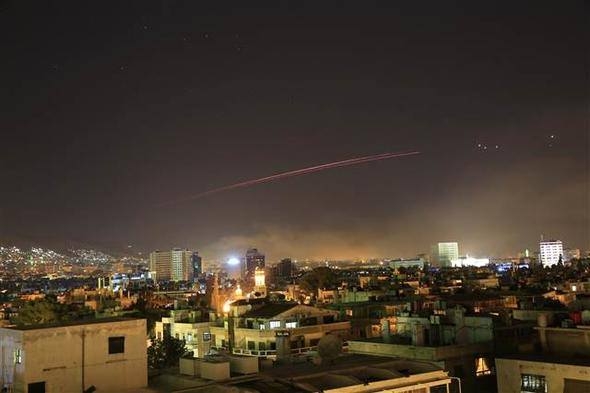 İşte Suriye'den ilk fotoğraflar... Üç ülke füzeler ve uçaklarla vurdu 10