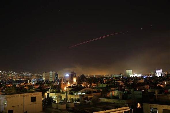 İşte Suriye'den ilk fotoğraflar... Üç ülke füzeler ve uçaklarla vurdu 2