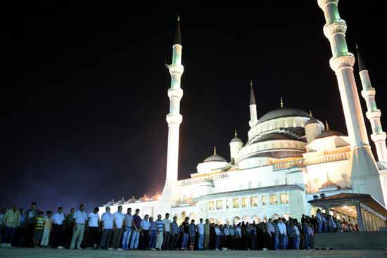 KADIR GECESINI BOYLE GECIRDILER 9